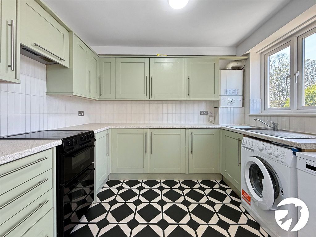 Property photo 2 of 12 Kitchen