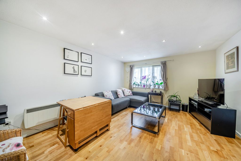 Property photo 2 of 18 1454029-1-69Fda86...
