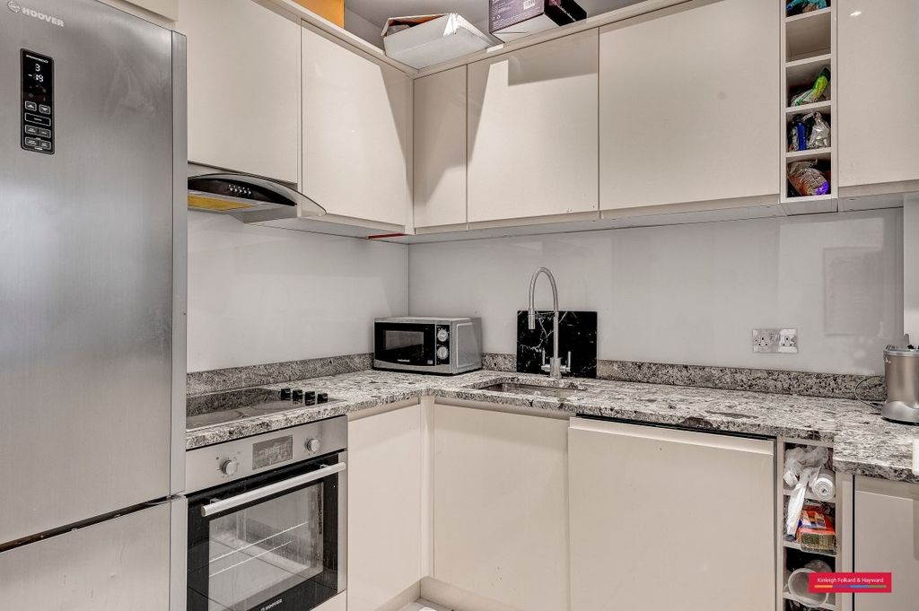 Property photo 2 of 8 Kitchen