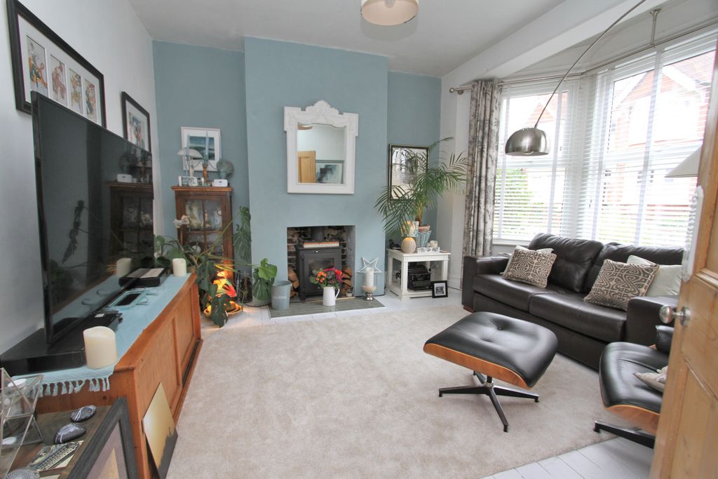 Property photo 3 of 13