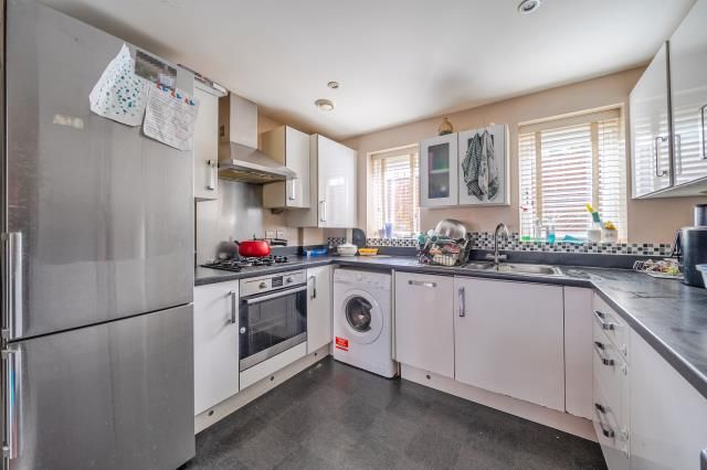Property photo 2 of 19 Kitchen