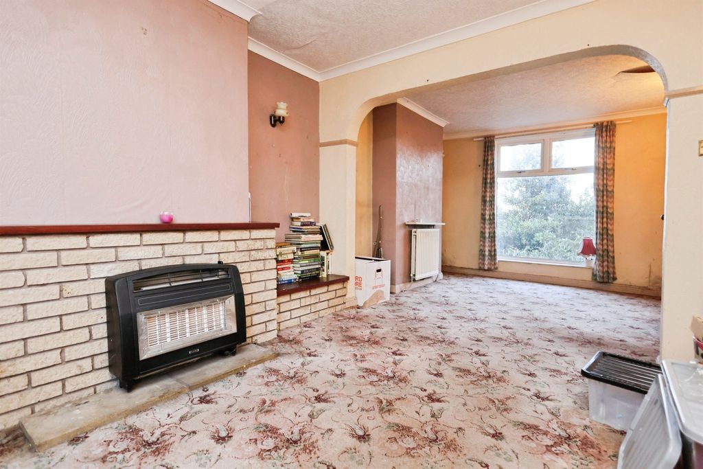 Property photo 2 of 14
