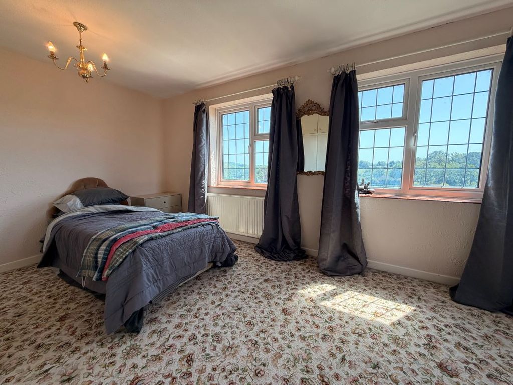 Additional image 7 of 5 bed detached house for saleOsborne Manor, Farnham Road, Sleaford, Bordon, Hampshire GU35