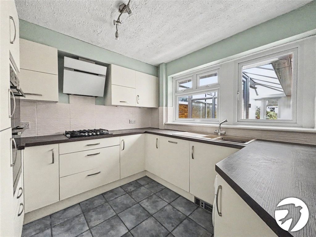 Property photo 2 of 20 Picture No. 04