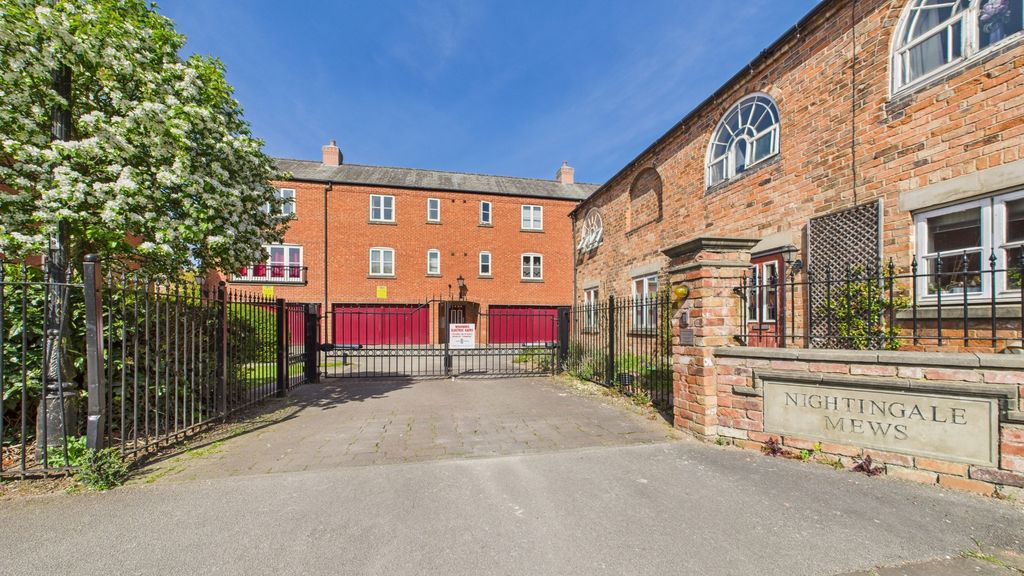 Property photo 2 of 20 3566717