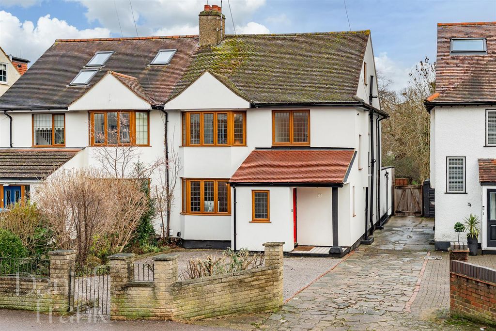 Property photo 1 of 32