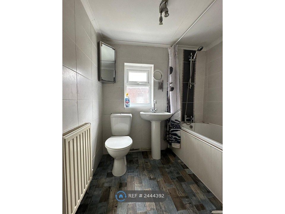 Property photo 3 of 9 Upstairs Bathroom