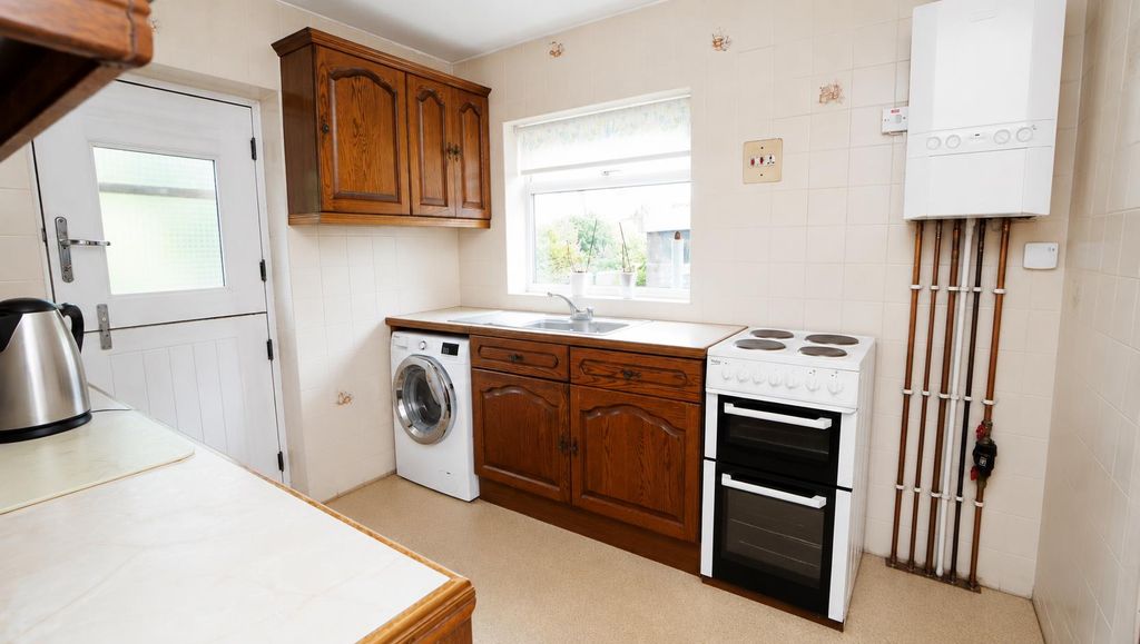 Property photo 3 of 11 Kitchen.Png