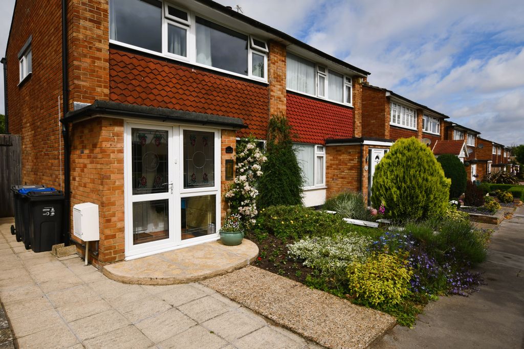 Property photo 1 of 31 000