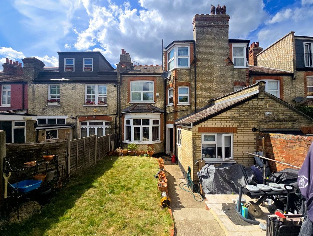 Property photo 2 of 8