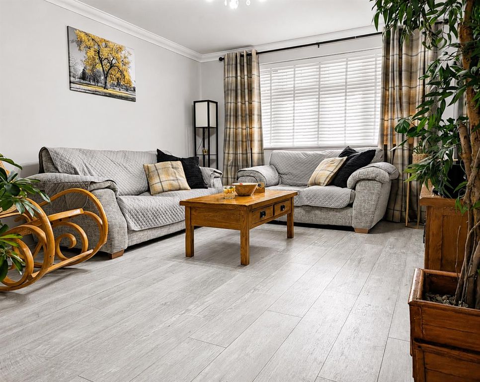 Property photo 3 of 24 31055 (2).Png