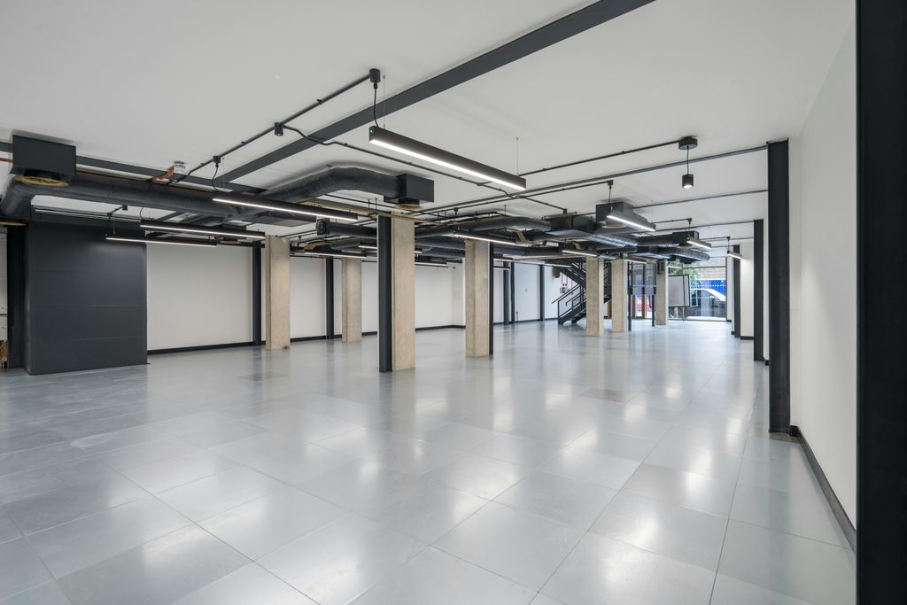 Property photo 3 of 8 MC35921602Hr.Jpg