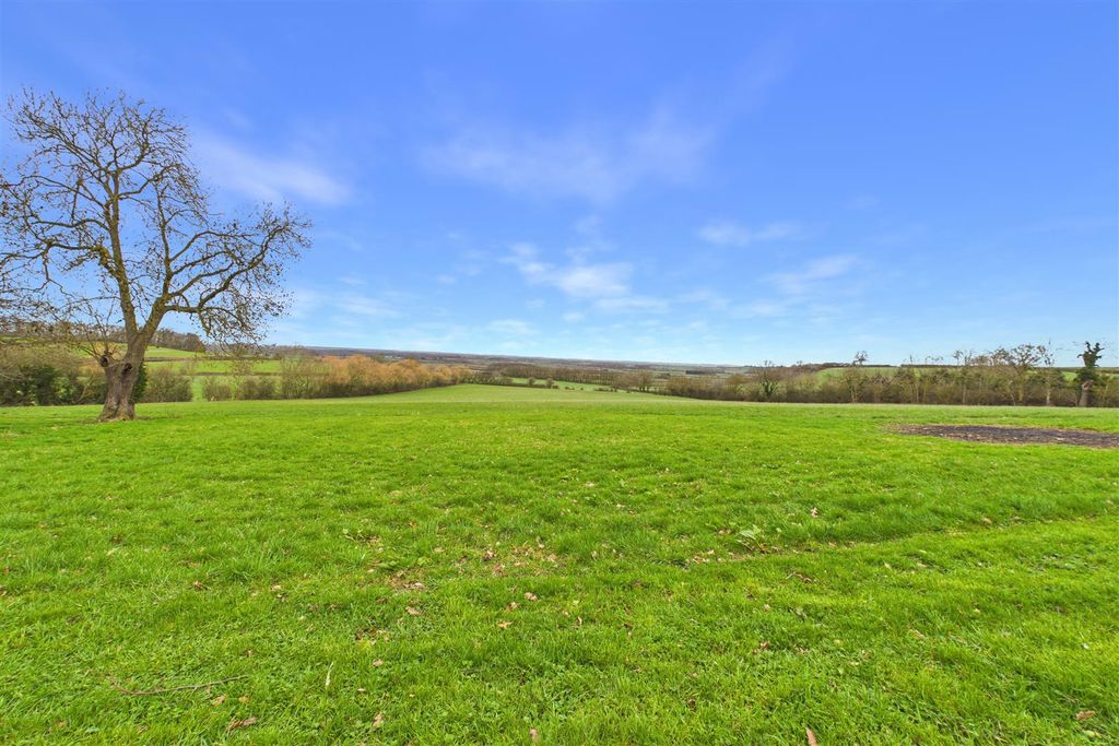 Property photo 2 of 24 Cam04235G0-Pr0151-Still015.Jpg