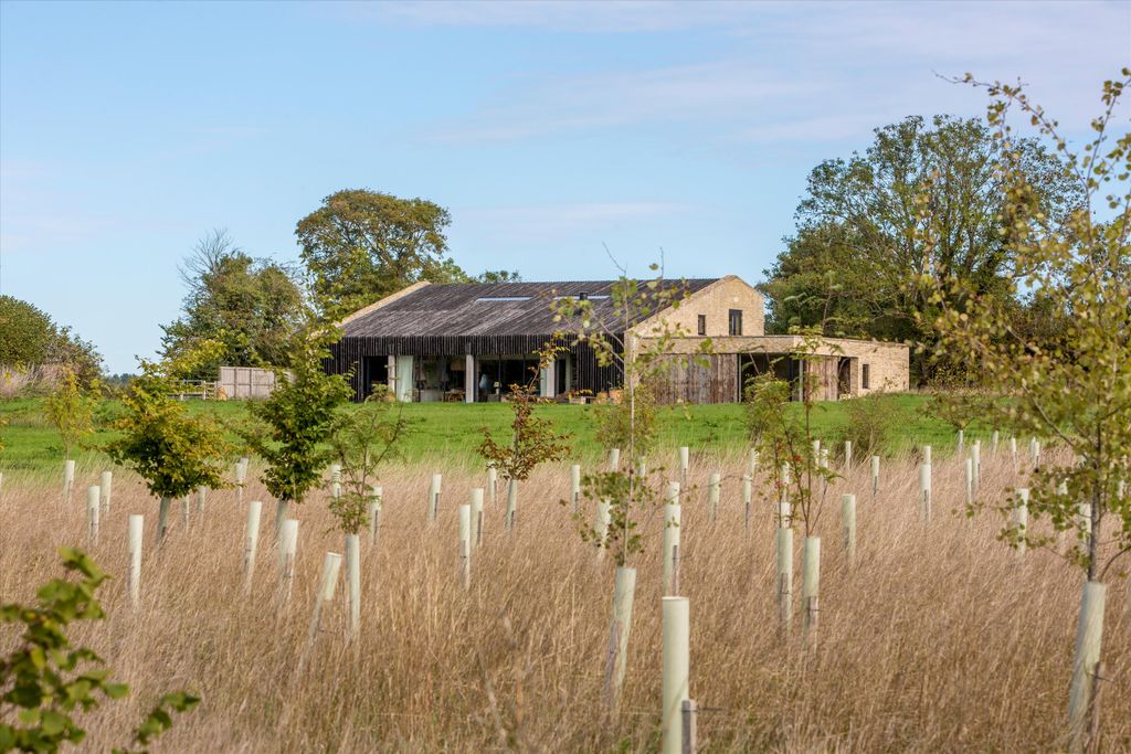 Property photo 2 of 23 Image