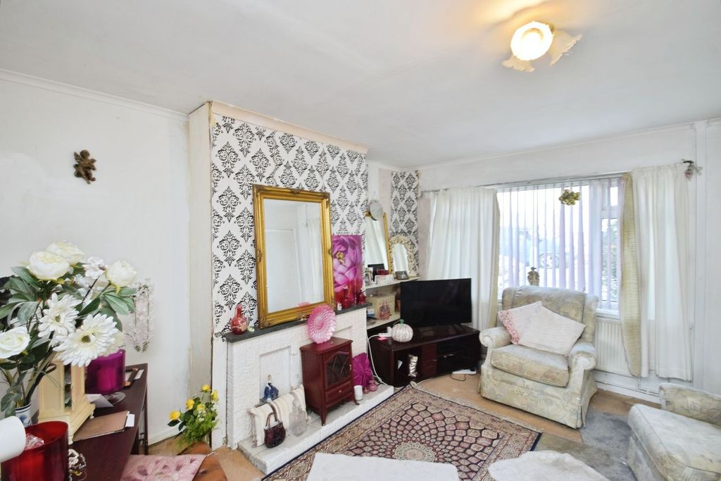 Property photo 3 of 14