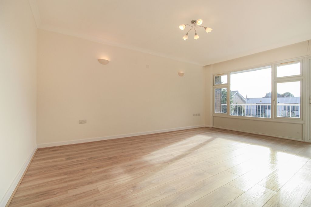 Property photo 2 of 18 Tlc B35d9Bed-3F8A-42A5-B49c-51B09B93ee18 5d67352