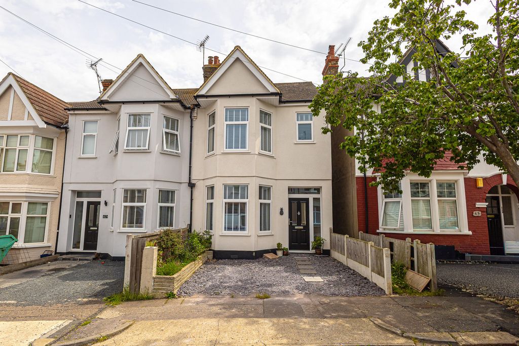 Property photo 1 of 27