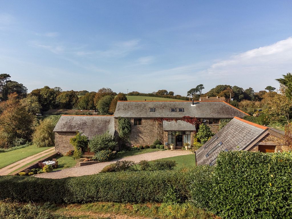 Property photo 1 of 23 Higher Greenway Barn, Maypool, Galmpton