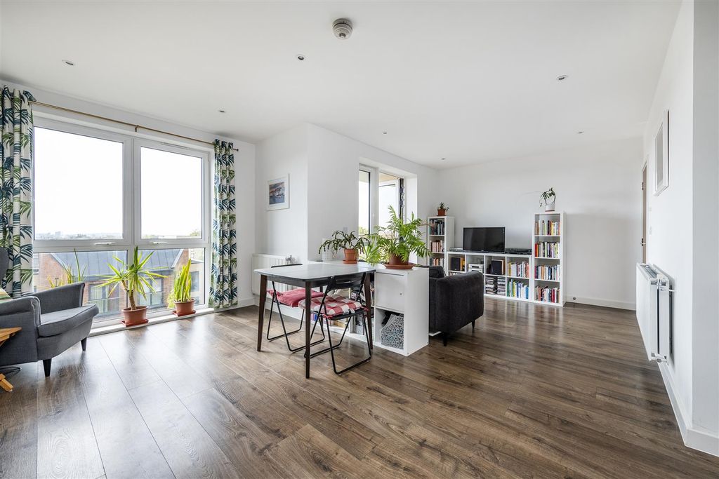 Property photo 3 of 14 49674_Hi-Res(8).Jpg