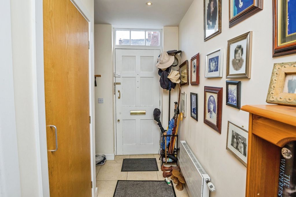 Property photo 2 of 12 Photo