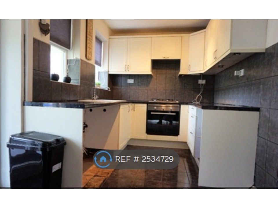 Property photo 2 of 13 Kitchen