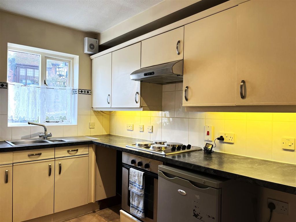 Property photo 3 of 13 Kitchen.Jpg