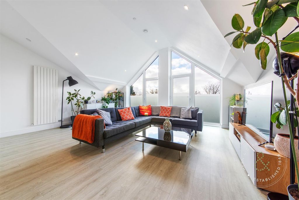 Property photo 1 of 28 Lozelles-Gdns-11.Jpg