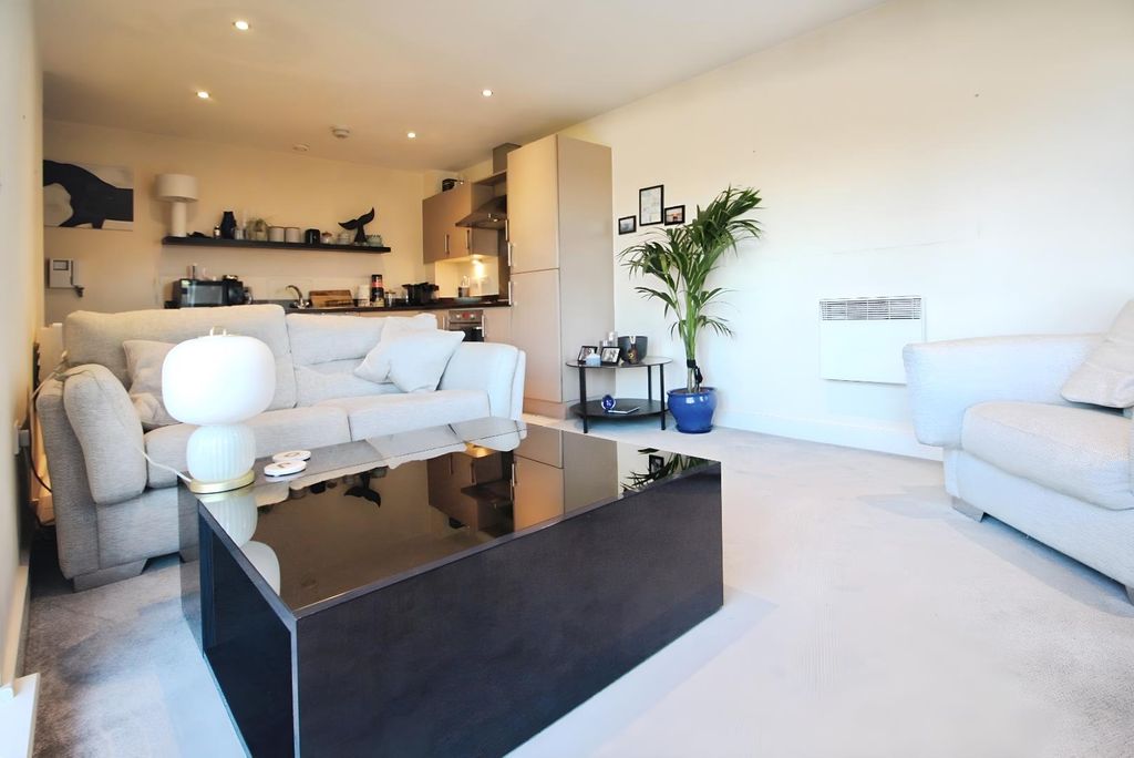 Property photo 2 of 21 Flat 33 Palatine Road 1.Png