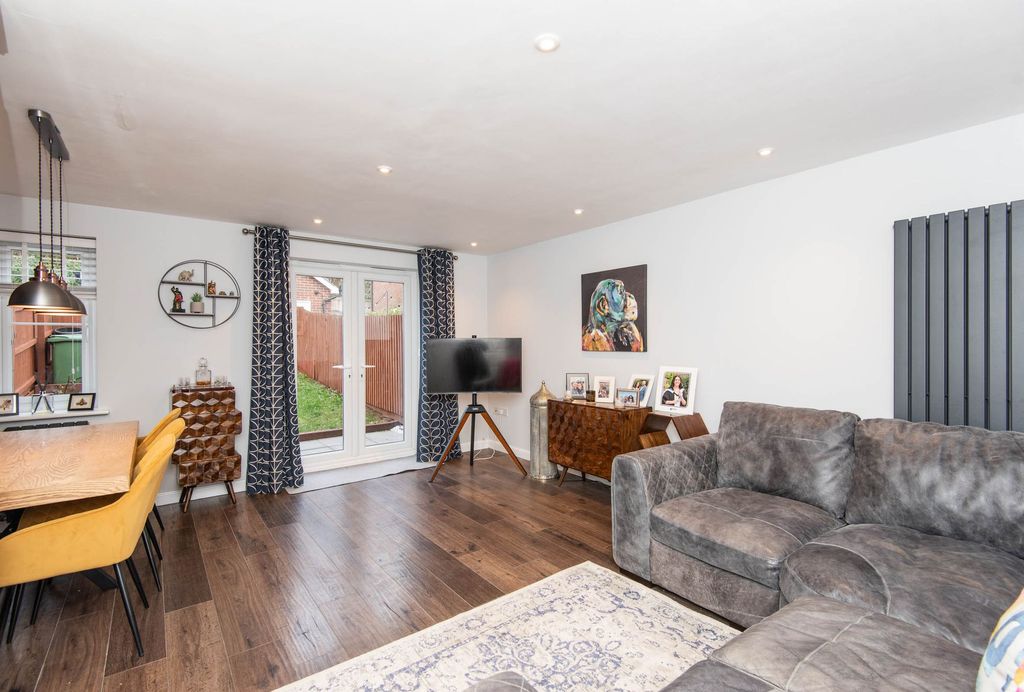 Property photo 3 of 23