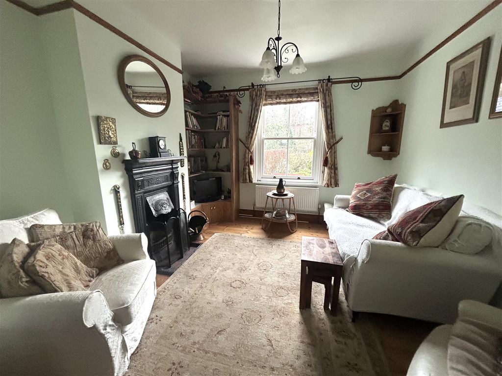 Property photo 2 of 12 Sw1.Jpeg