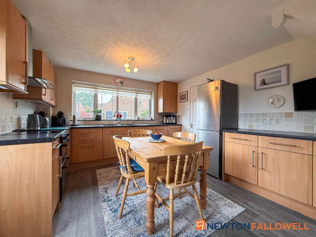 Property photo 2 of 24 Dining Kitchen 1
