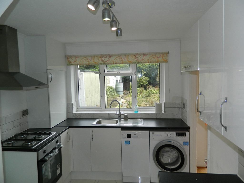 Property photo 2 of 10 Brand New Kitchen