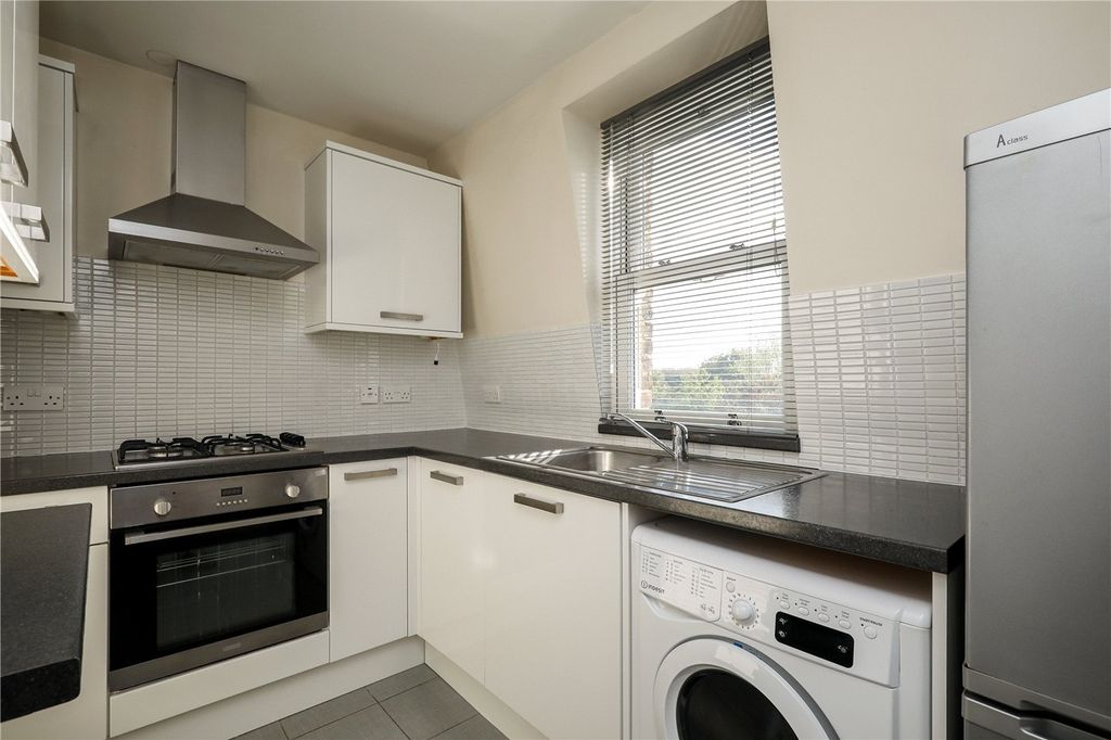 Property photo 2 of 29 Picture No. 20