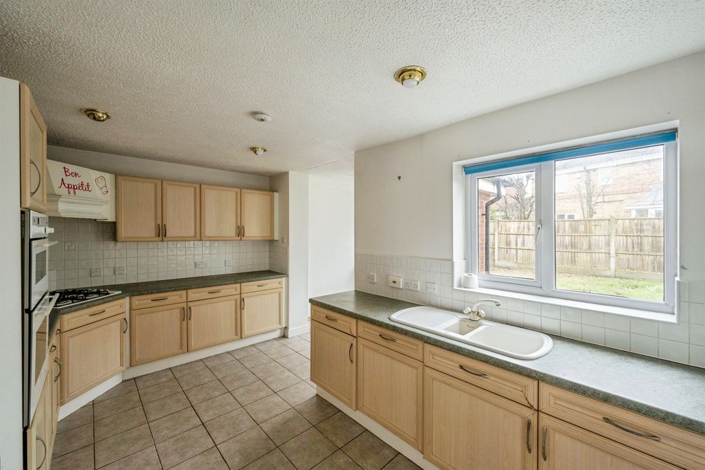 Property photo 3 of 16