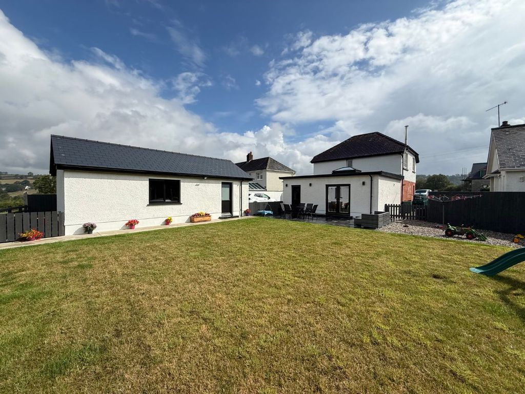 Property photo 3 of 50