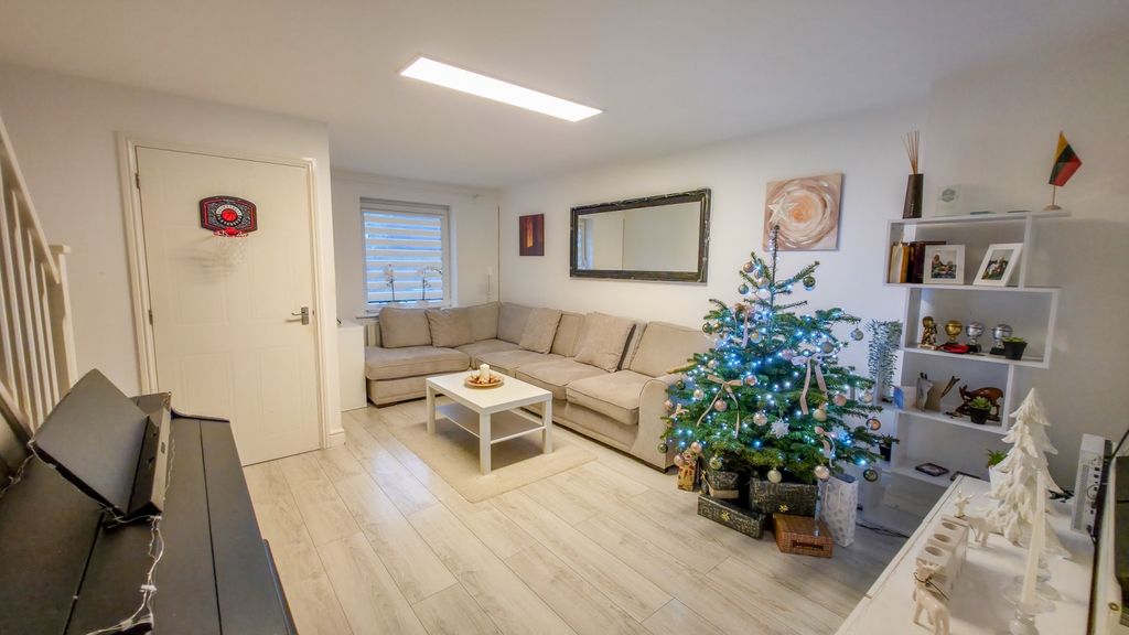 Property photo 3 of 21 20251223_122415