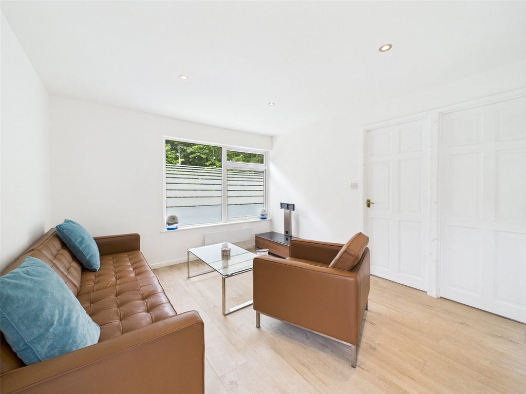 Property photo 2 of 6 Picture No. 02