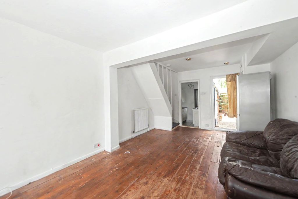 Property photo 3 of 17