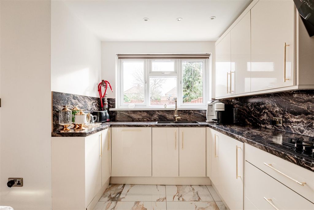 Property photo 3 of 15 Greenford Road-4.Jpg