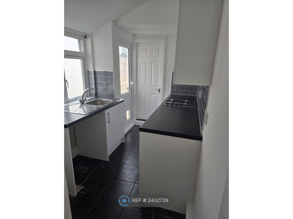 Property photo 2 of 24