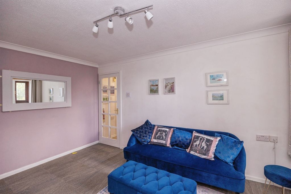 Property photo 3 of 19