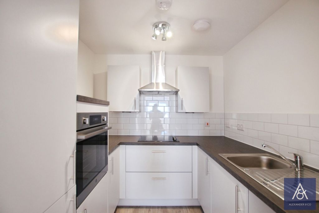 Property photo 3 of 9 Pbox-Img.Jpg