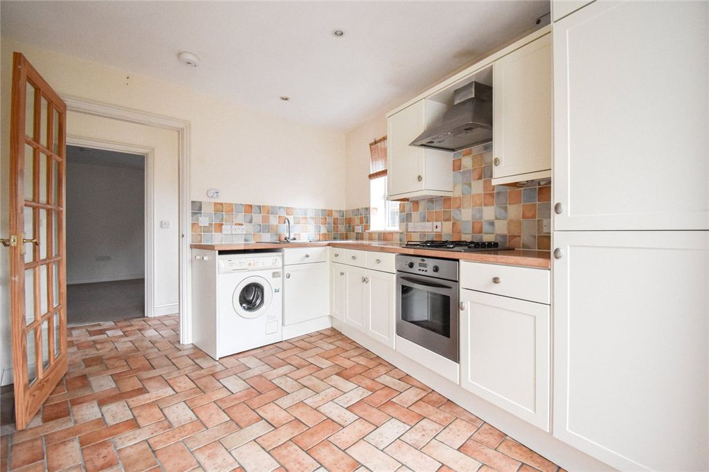 Property photo 2 of 9 Picture No. 22