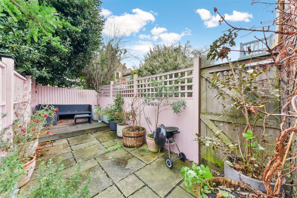 Property photo 3 of 9