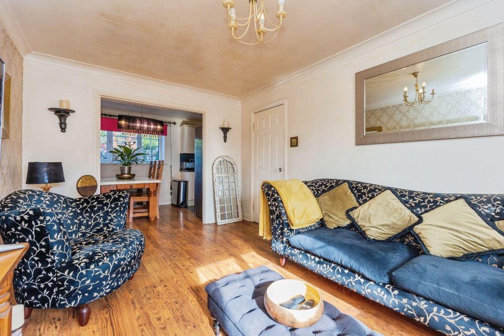 Property photo 2 of 15