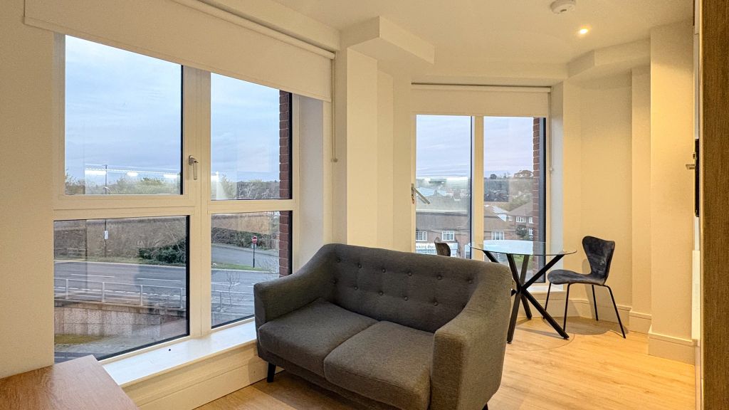 Property photo 1 of 14 Living Room