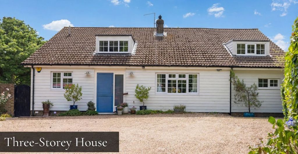 Property photo 2 of 32