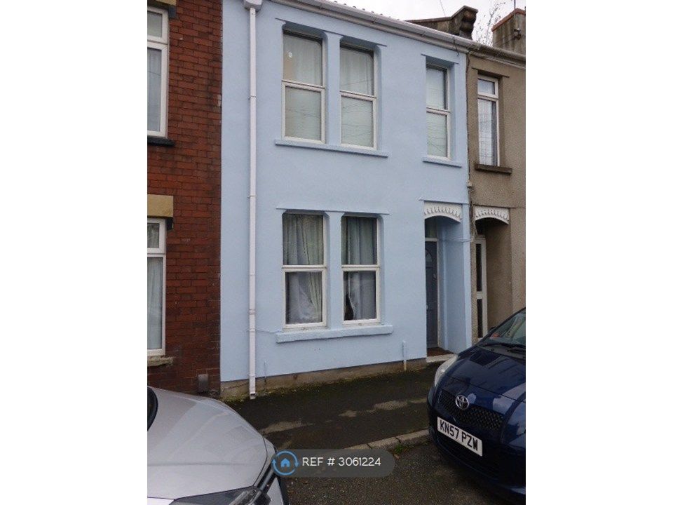 Property photo 1 of 19 Recently Repainted