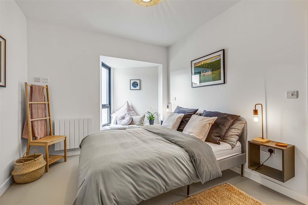 Property photo 2 of 19 38_Inglemere_Road-26.Jpg