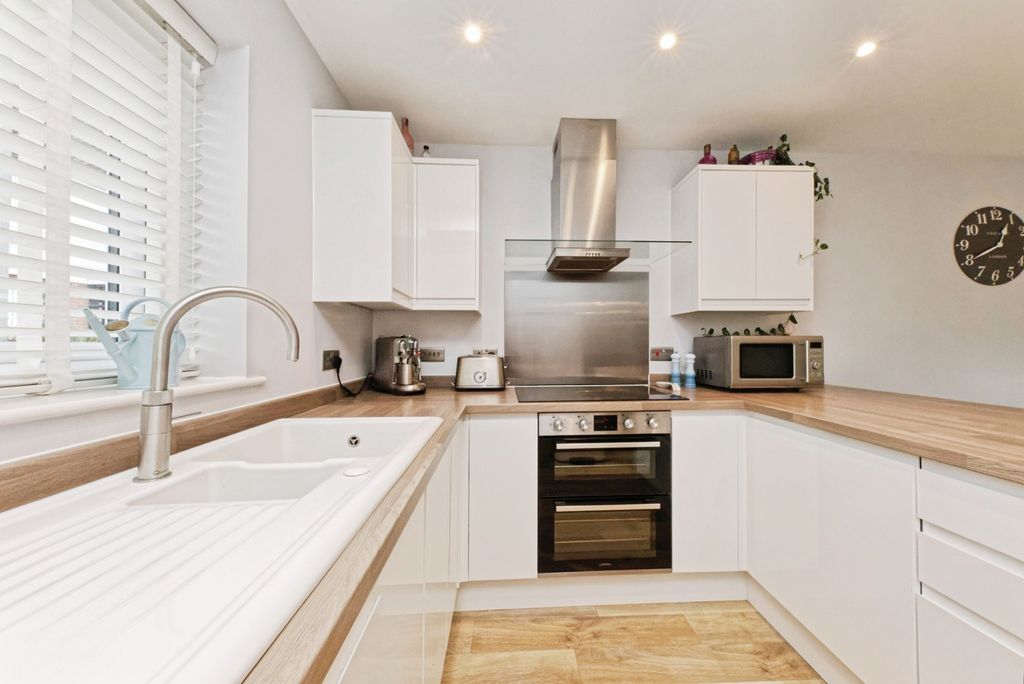 Property photo 3 of 23 Pbox-Img.Jpg